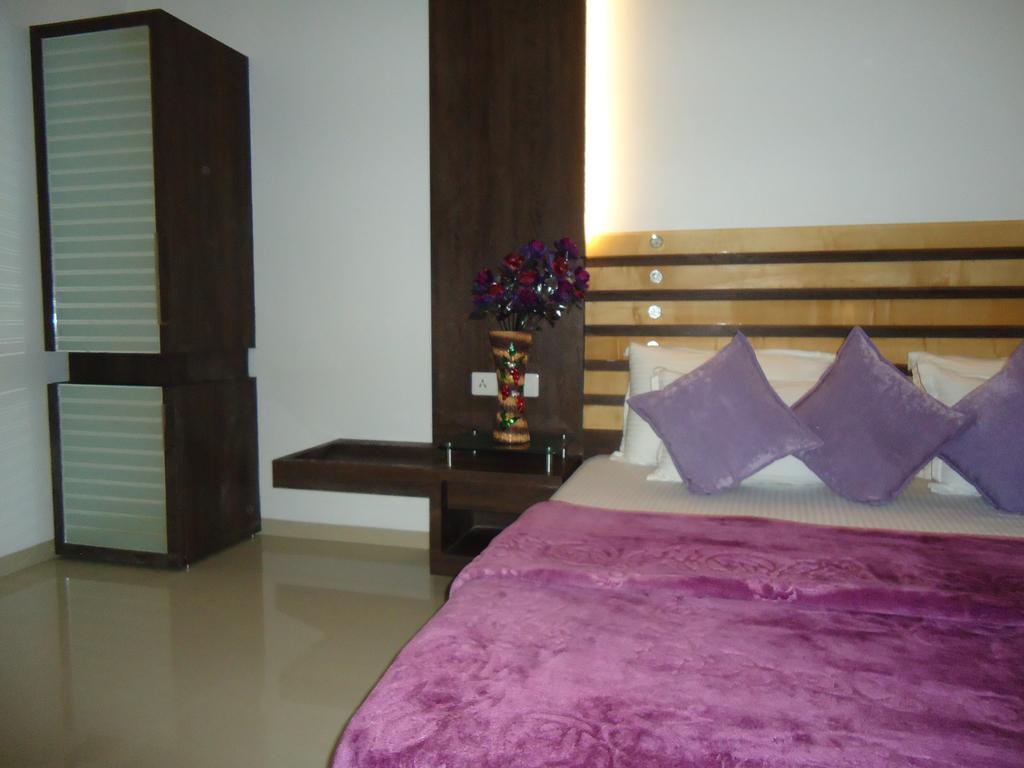 Hotel Sun Plaza Ankleshwar Exterior foto